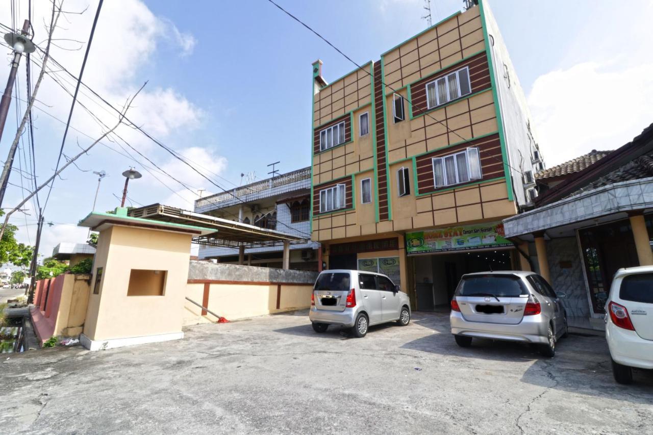 פקאנבארו Guest House Taman Sari Syariah מראה חיצוני תמונה